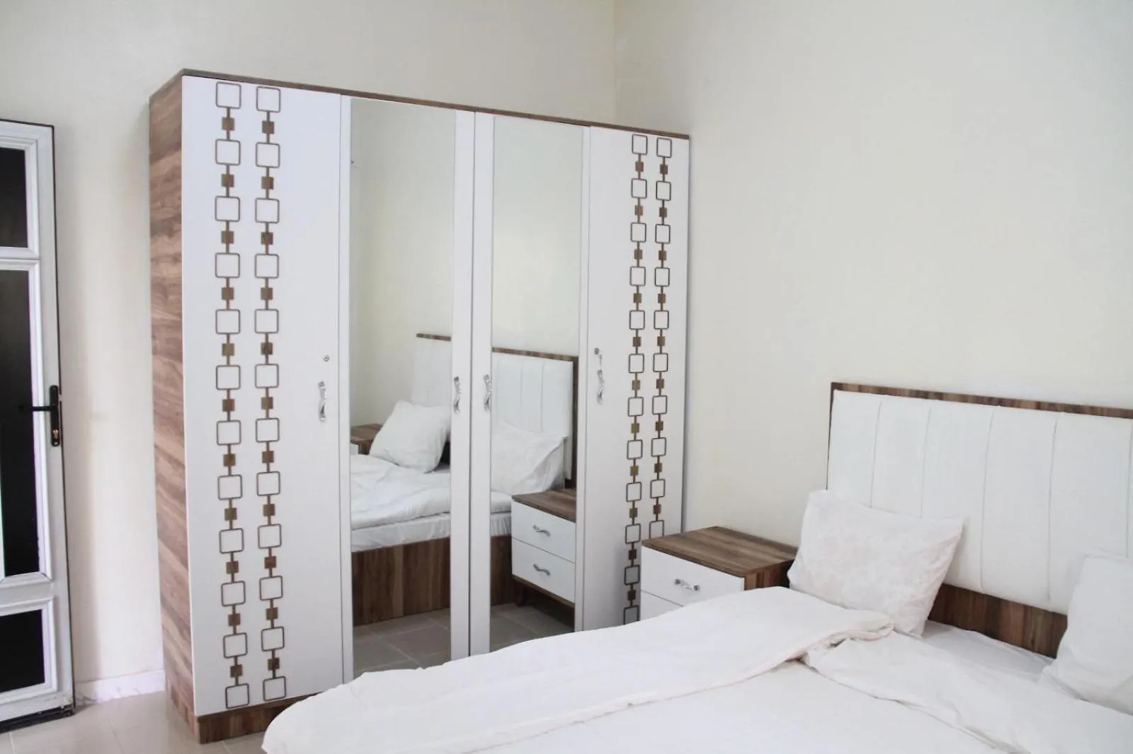 Villa Paradis Dakar 0*,